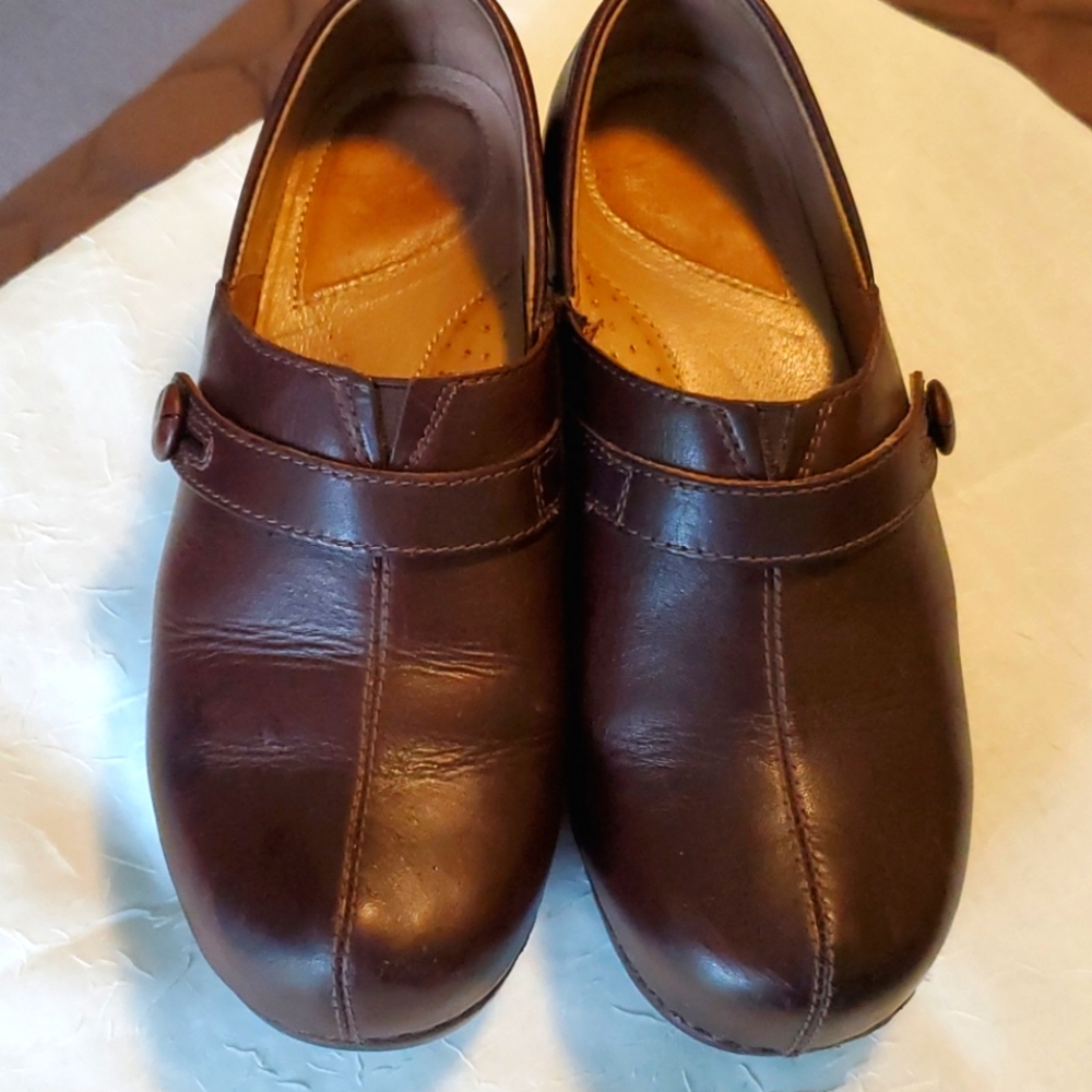 Clogs